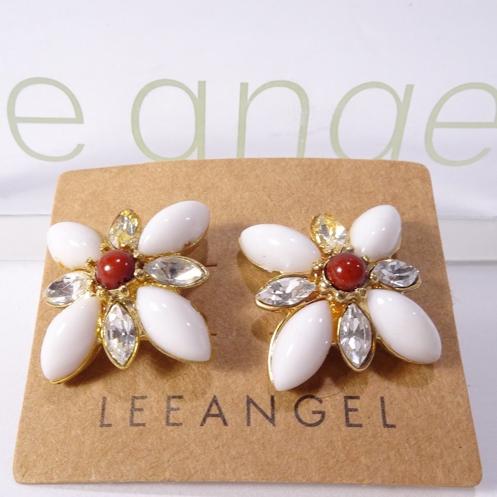 Lee Angel White Red Cabochon Bead Cystal Flower Stud Earrings NWT 78